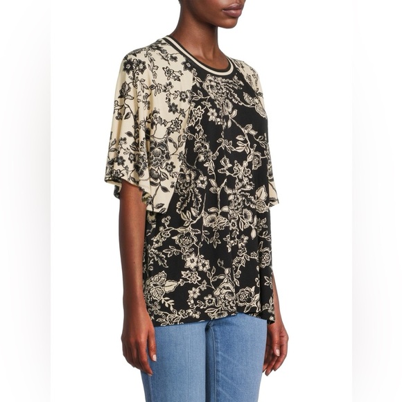 Johnny Was
The Janie Favorite Flutter-Sleeve Top NWT - Picture 2 of 9